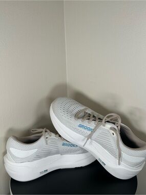 Brooks Athletic Running Shoes - White and Light Gray